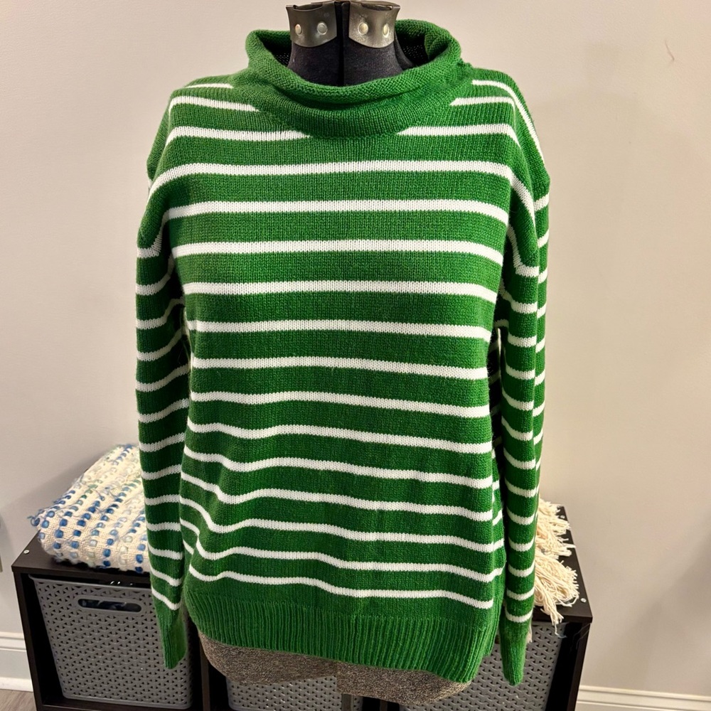 💚Green Striped Sweater💚